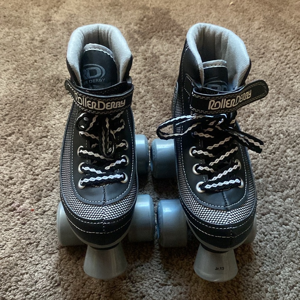 L@@K! RollerDerby Kids Roller Slates SZ 13 Jr